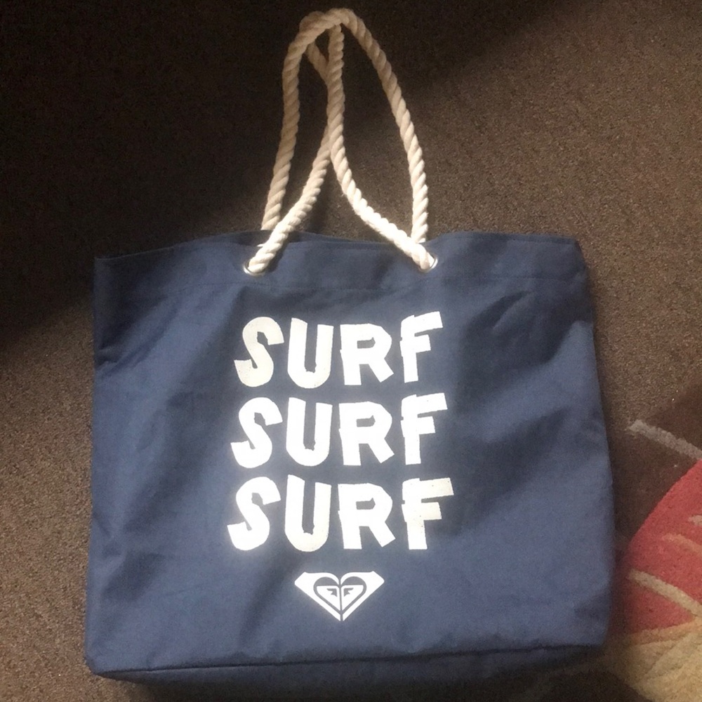 Super adorable Roxy beach bag perfect for summer!